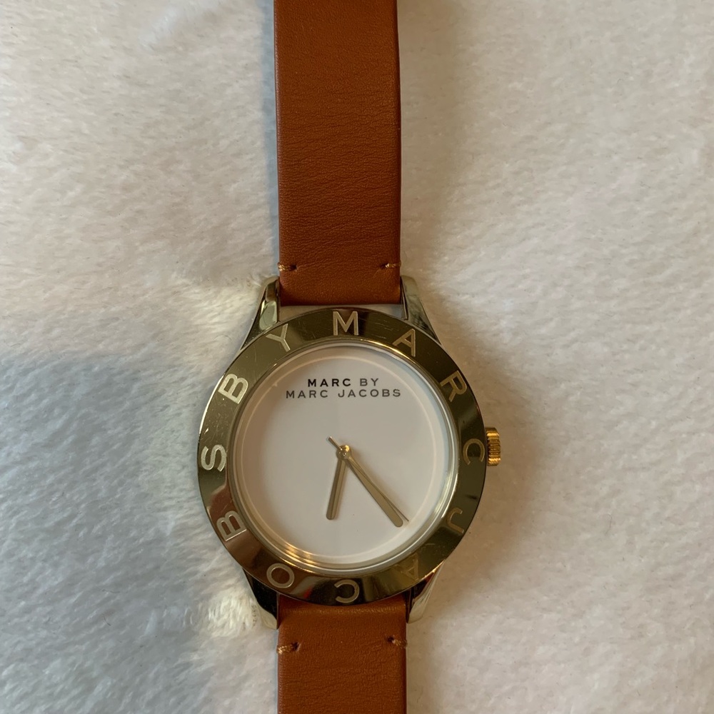 Marc Jacobs leather watch women’s